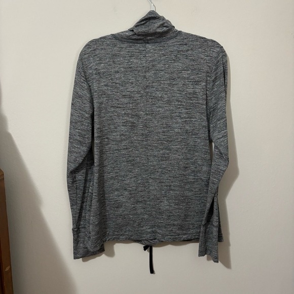 Nike Gray Utility Jacket with Versatile Design - Picture 3 of 6